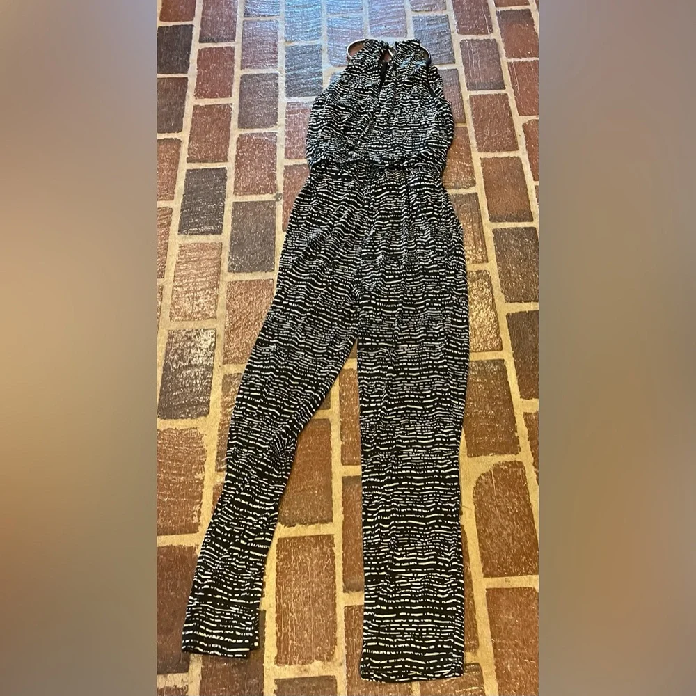 Black and White Patterned Jumpsuit Sz 8 Ivy + Blue with Silver Accents - Picture 9 of 16